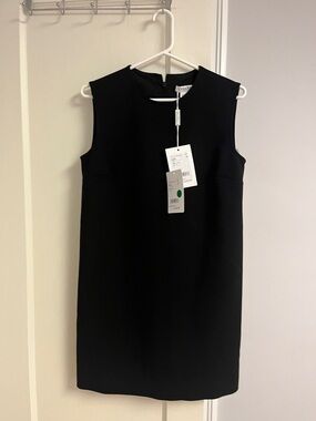 MaxMara Black Sleeveless Shift Dress. Virgin wool - NWT